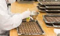 クッキー製造中